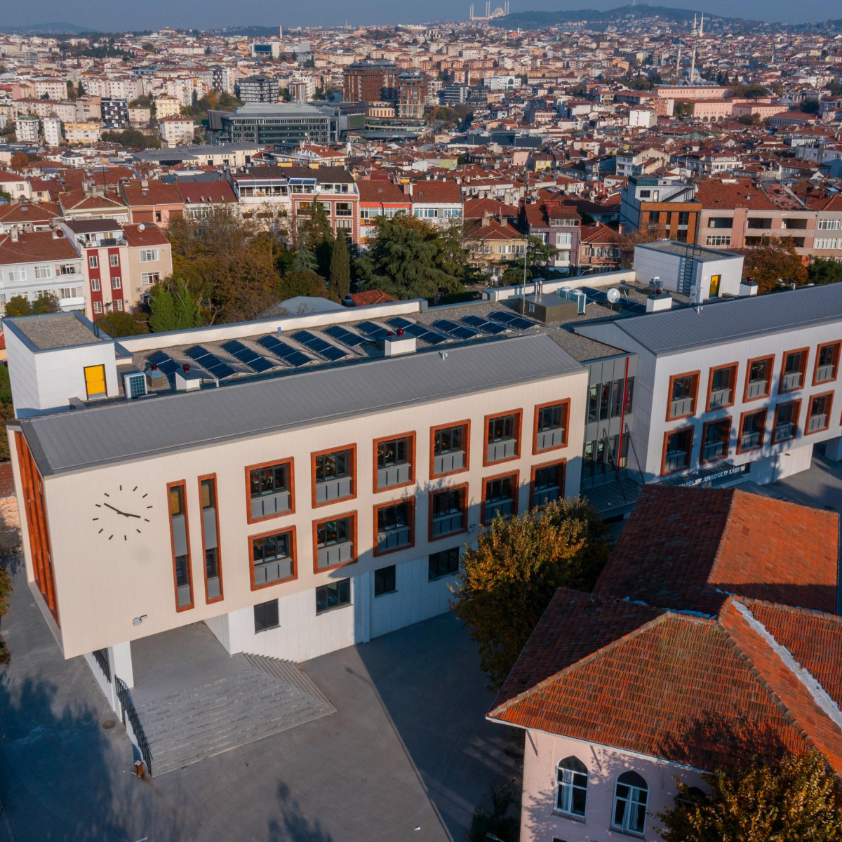 BURHAN FELEK ANADOLU LİSESİ