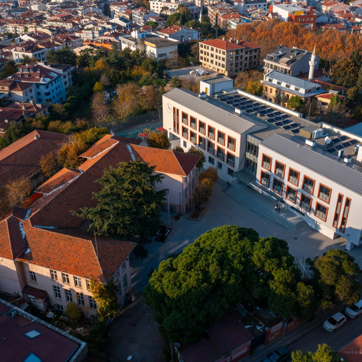 BURHAN FELEK ANADOLU LİSESİ
