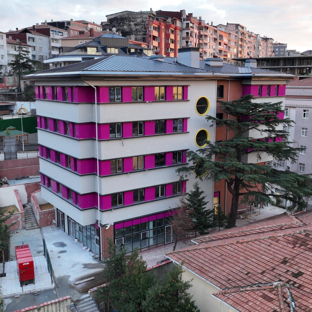 BURHANİYE İLKOKULU