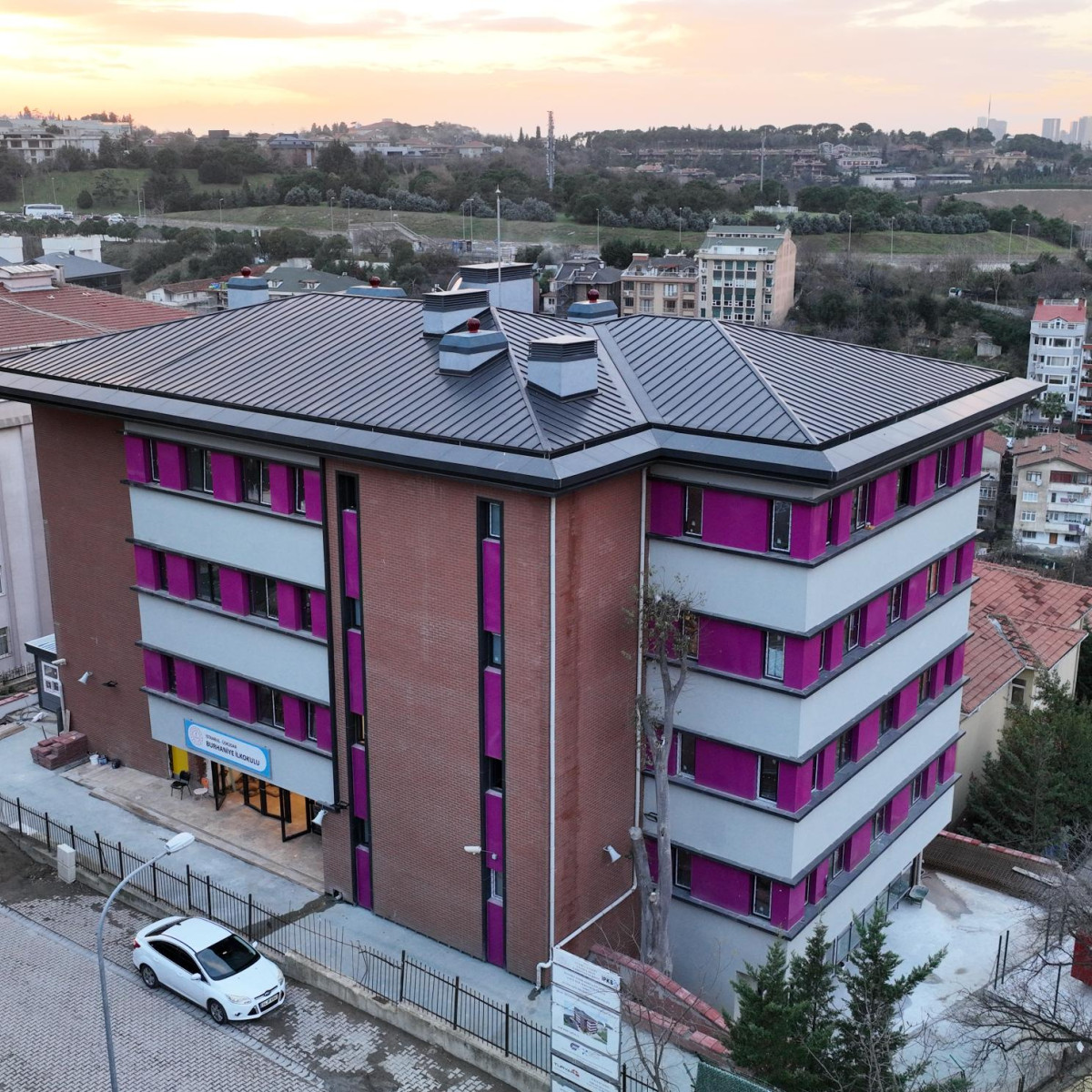BURHANİYE İLKOKULU