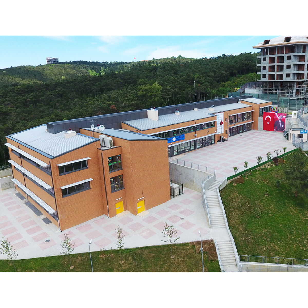 Sarıyer Hürriyet İlkokulu ve Ortaokulu