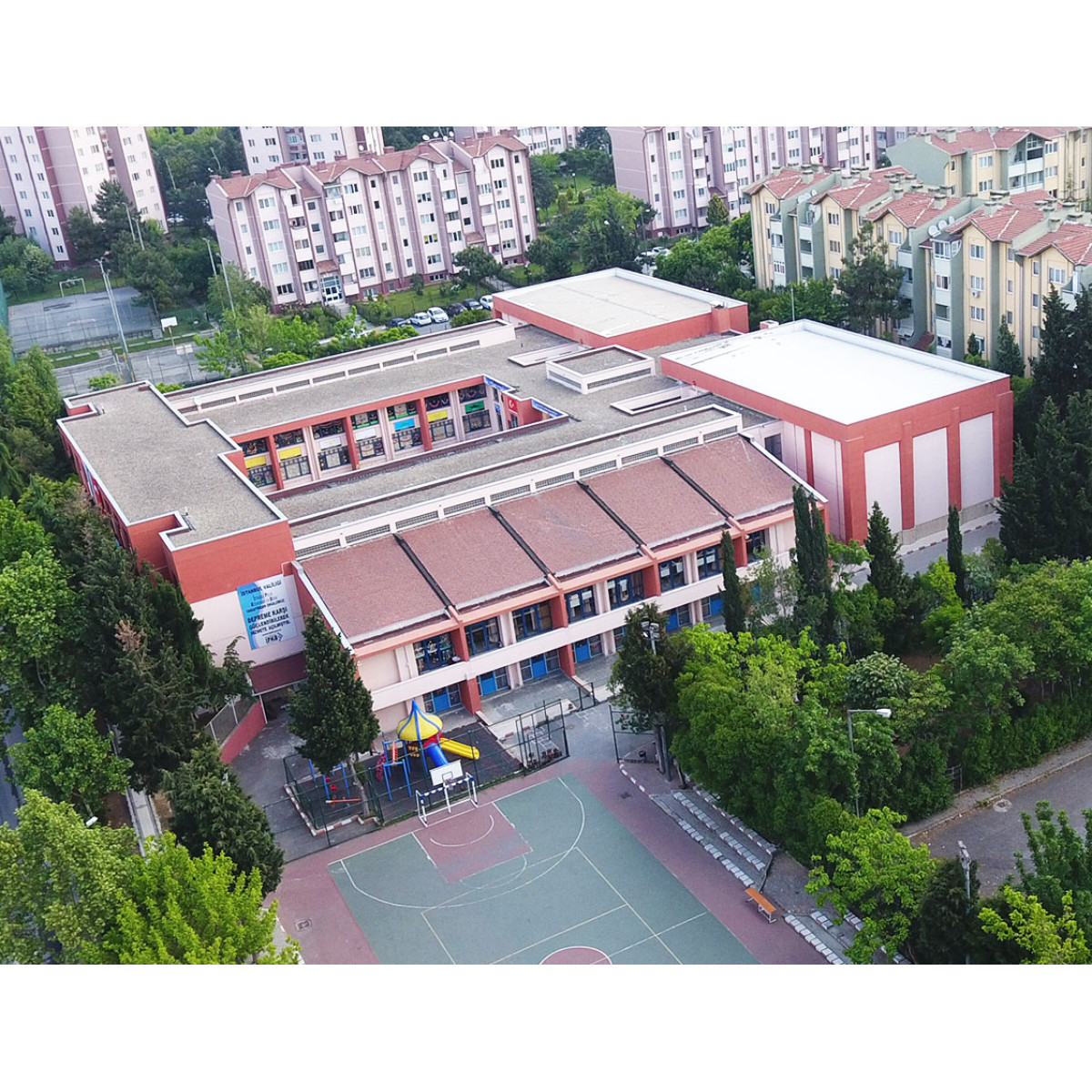 Küçükçekmece Halkalı Cumhuriyet İlkokulu
